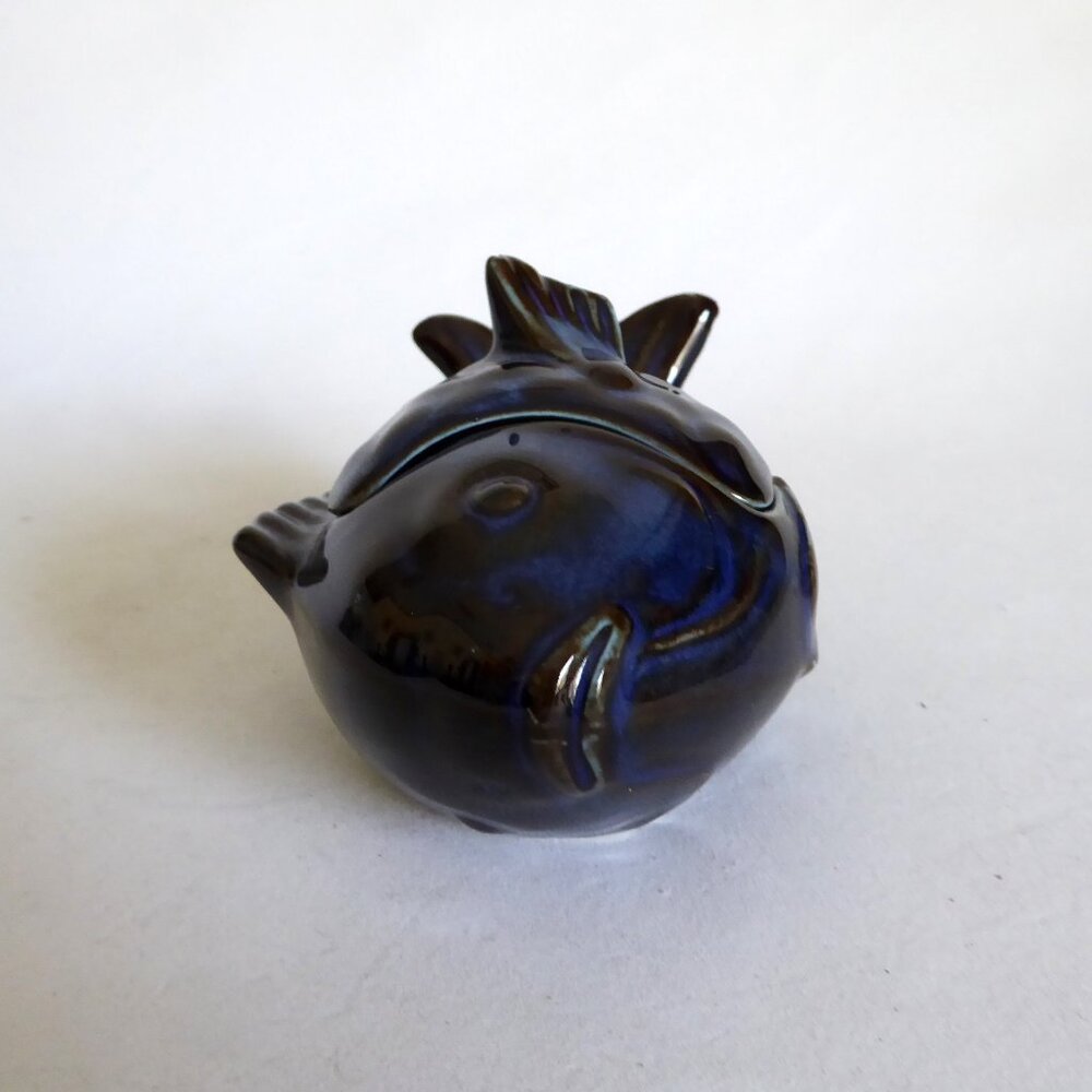 VINTAGE JAPAN JAPANESE HAND CRAFTED BLUE CERAMIC LIDDED KOI FISH SHAPED DISH - Picture 3 of 11